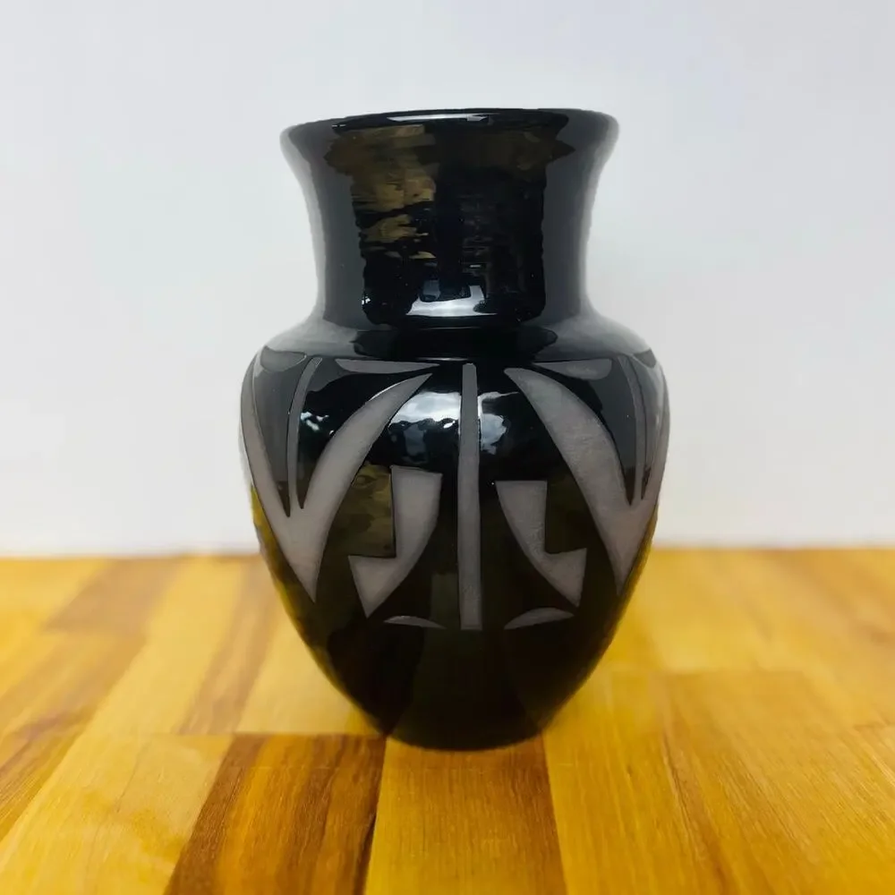 VTG R Diane Martinez Black Vase Handmade Native American Pottery Artist 1992